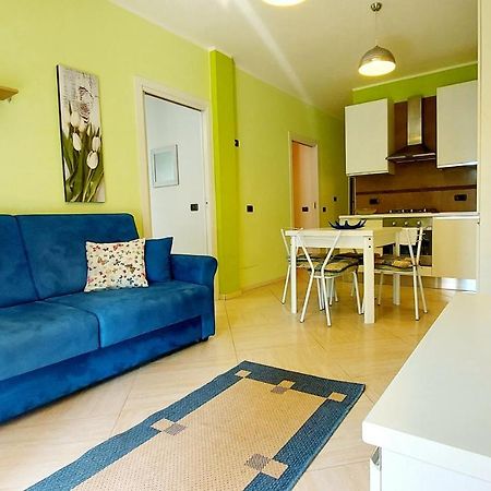 Colors Pool Apartment 巴多利诺 外观 照片