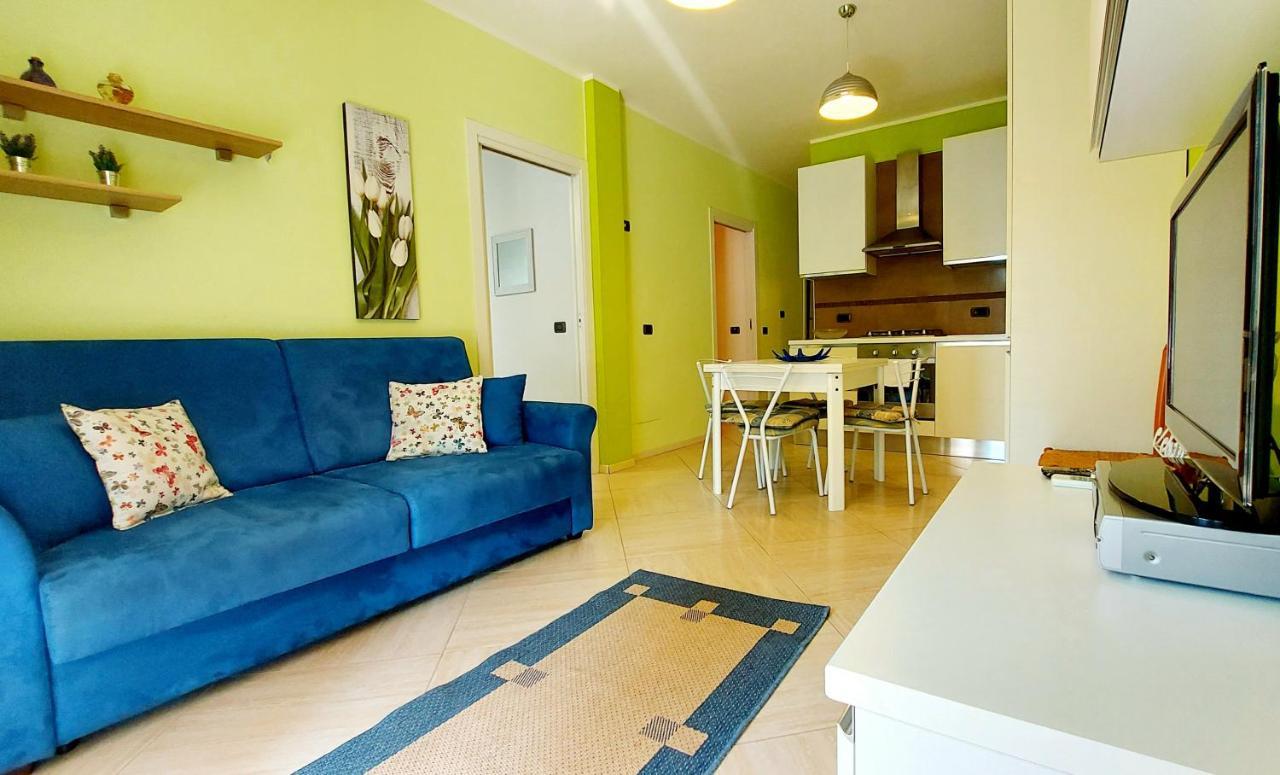 Colors Pool Apartment 巴多利诺 外观 照片