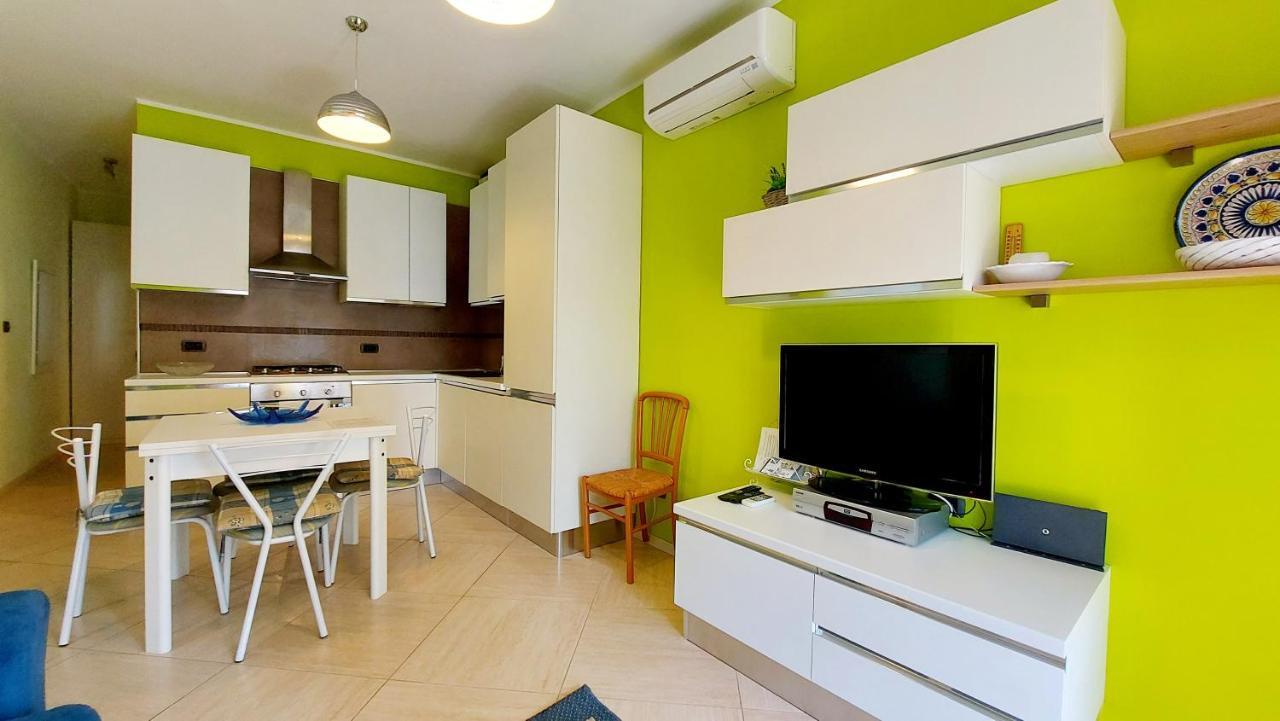 Colors Pool Apartment 巴多利诺 外观 照片